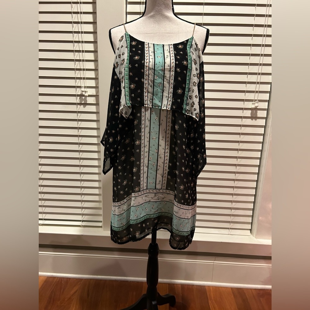 Kaari Blue Cut Out Sleeves Black, White, & Sea-foam Green Dress, Size PL
